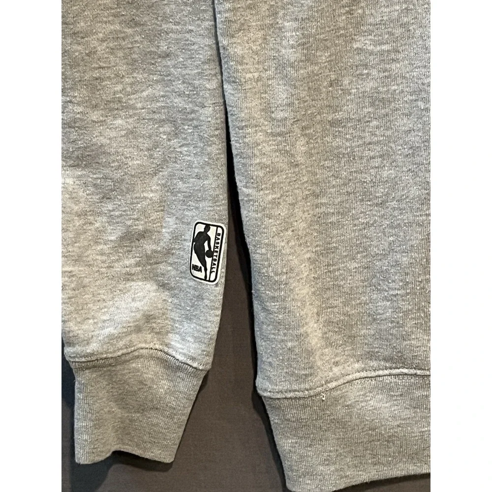 NBA Fleece Hoodie Mens Medium‎ Gray Pullover Hooded Sweatshirt Basketball Logo